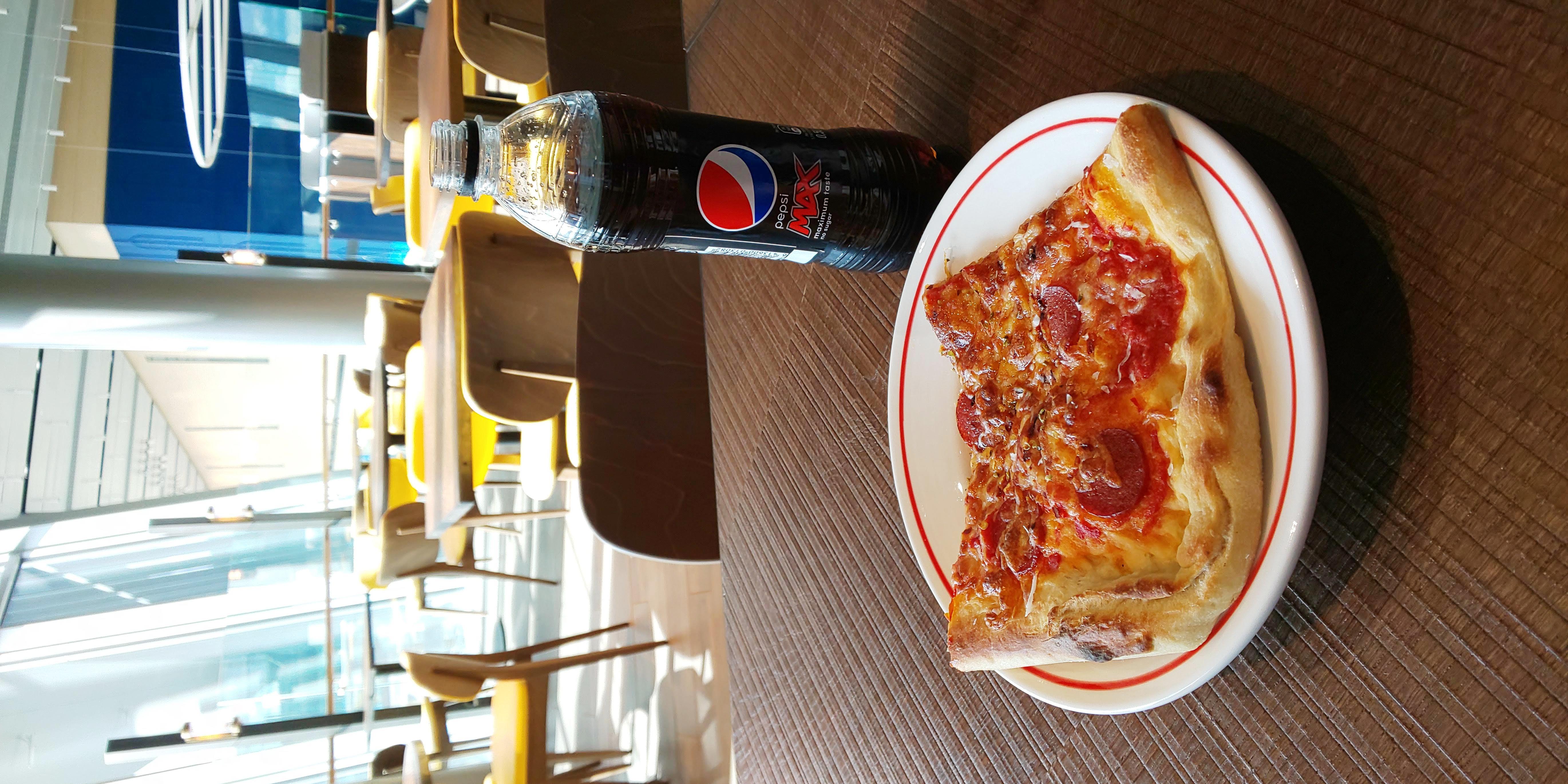 空港で食べたピザ