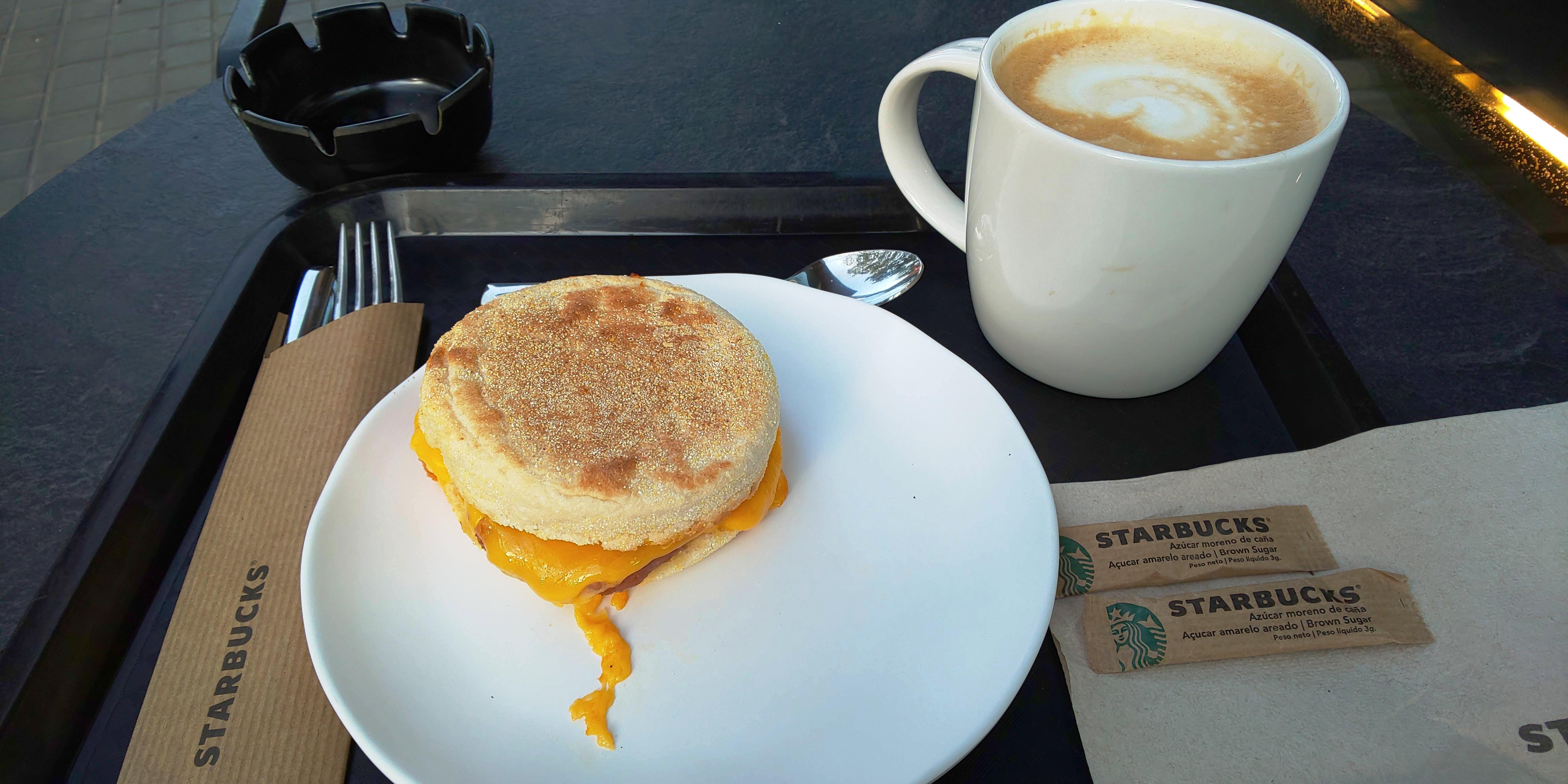 朝食とコーヒー