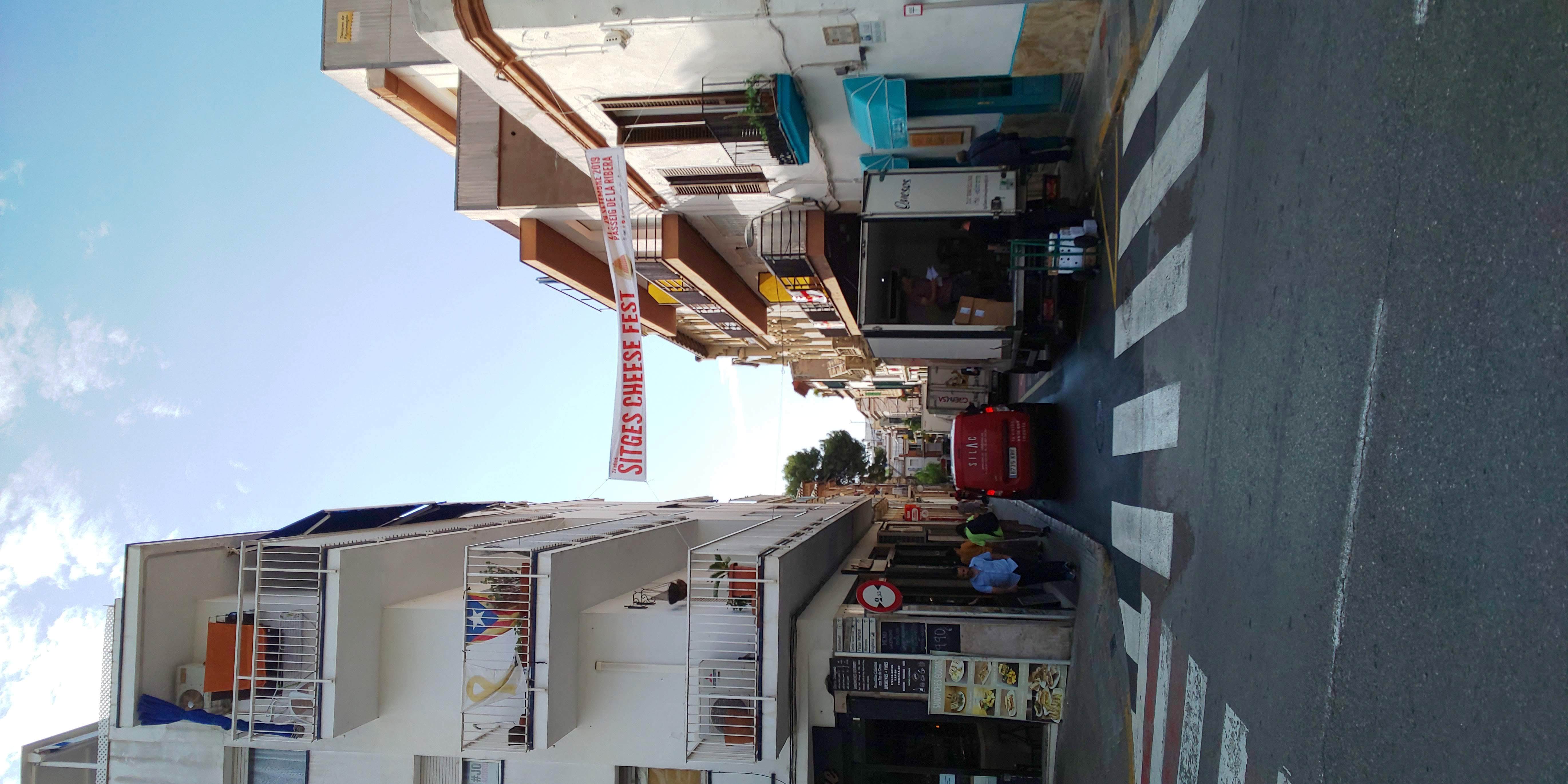 シッチェスの街角