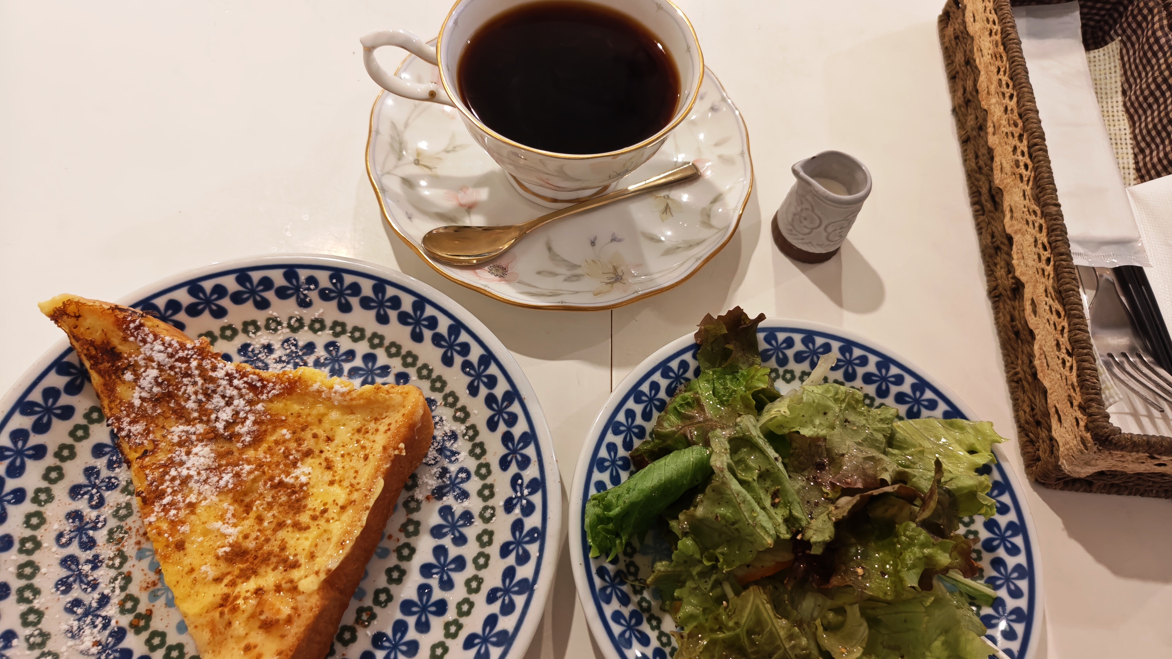 朝食：フレンチトーストサラダセット