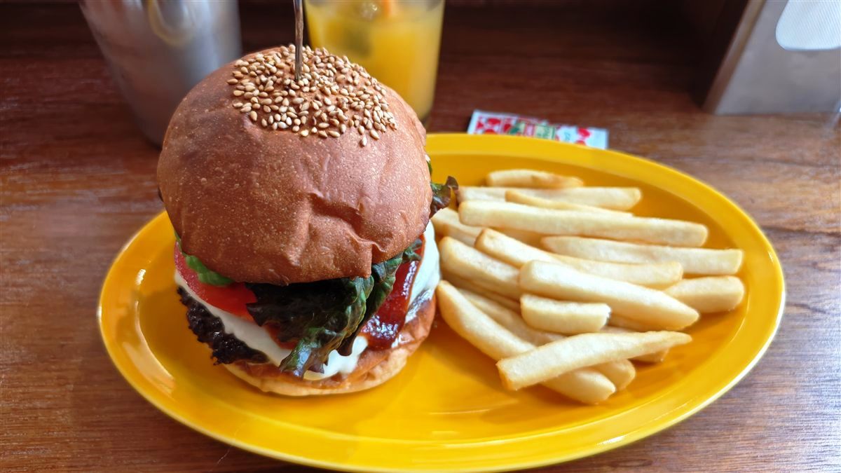 ハッチマンズのチーズバーガー