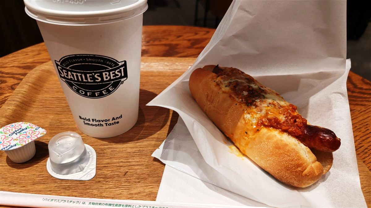 Seattle's Best Coffeeのチーズタコスドッグ