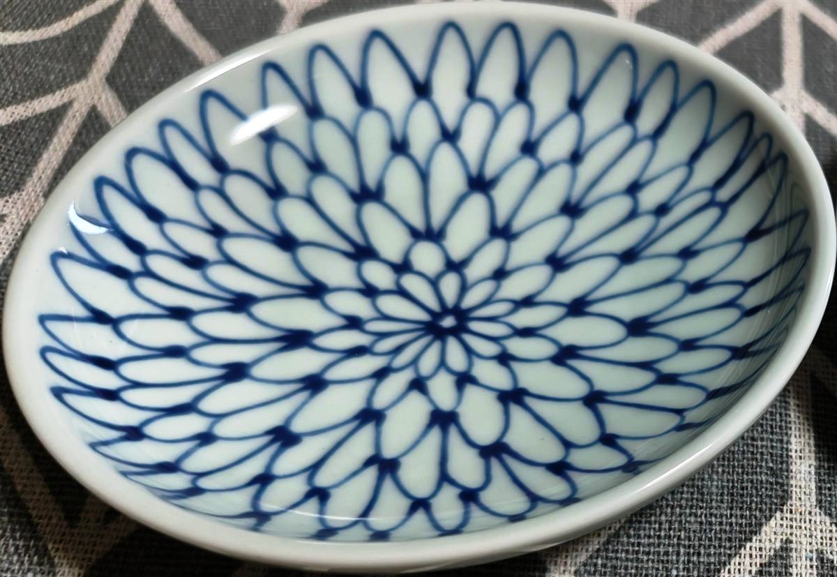 菊柄の豆皿
